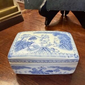 Blue and White Chinoiserie Trinket Box - Scenic Landscape